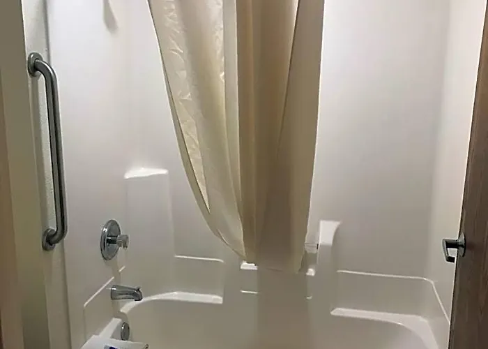 Hotel The & Markham